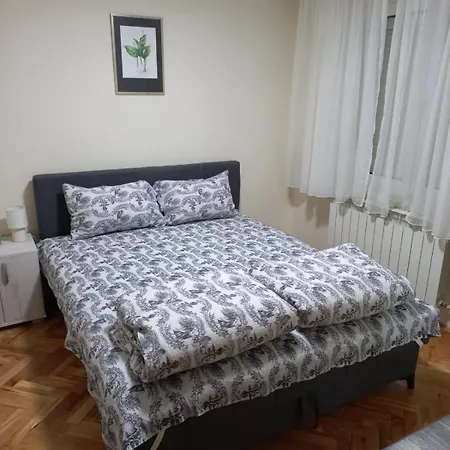 Garden Daire Surčin