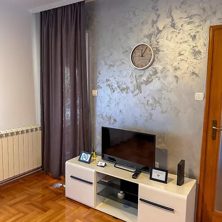 Garden Daire Surčin